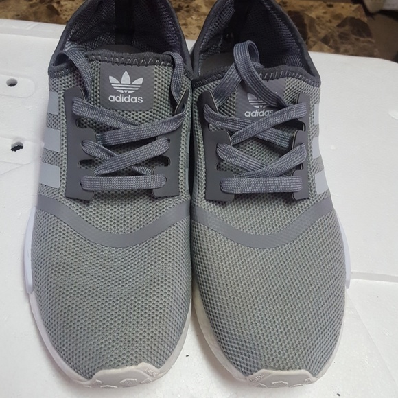 adidas boost la marque aux 3